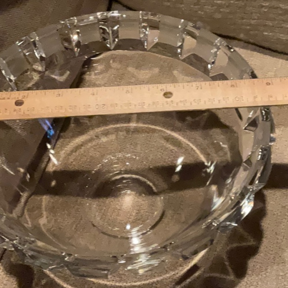 NACHTMANN CRYSTAL BOWL WITH FACETED SQUARE TRIM 8.5” ACROSS - Picture 13 of 15